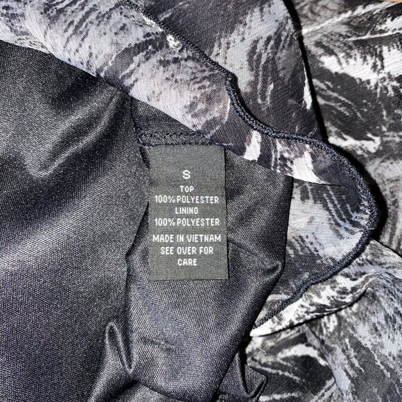 AGB Blouse Women’s Small Black Sleeveless Ruffled Lined Ladies - Picture 7 of 8